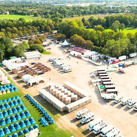 Oktoberfest Wiesn Camp Lodge Munich Exterior photo